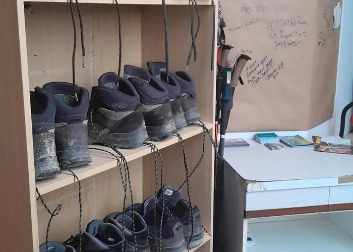 Municipal San Roque بيت شباب Villambistia